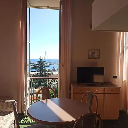 Miramare Hotel 4*